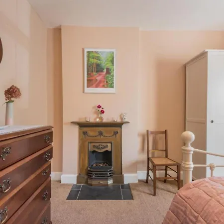 2 Bed In Sz514 *