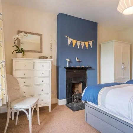 2 Bed In Sz514